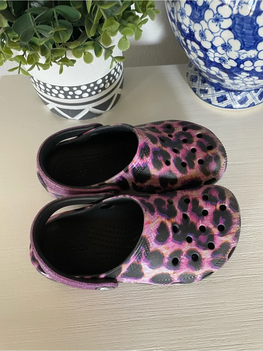 Kids Crocs Purple Leopard Print Glitter Slip on Clogs size 12